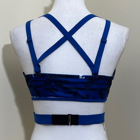 PUMA Womens Pwrshape Future Graphic Bra black blue feather print size L - Picture 4 of 6